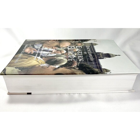 Encyclopedia of Eastern Europe From the Congress of Vienna 2000 Hardback - Picture 5 of 10